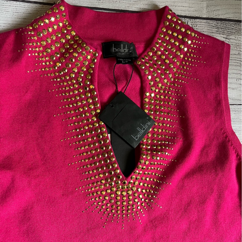 Belldini Fuchsia Top with Gold Studs nwt